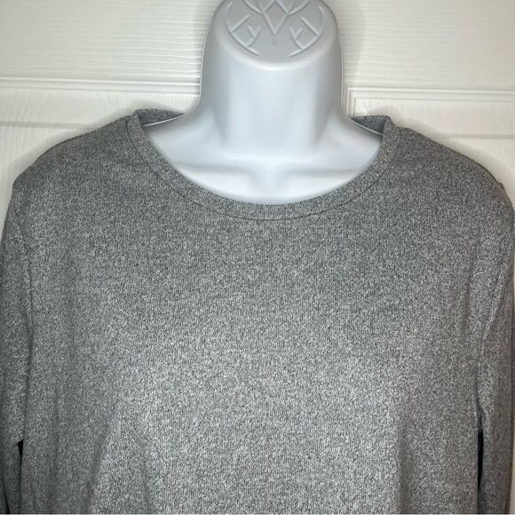 Robert Louis Soft Long Sleeve Asymmetrical Ruffle Hem Top Gray White L NWT - Picture 5 of 11